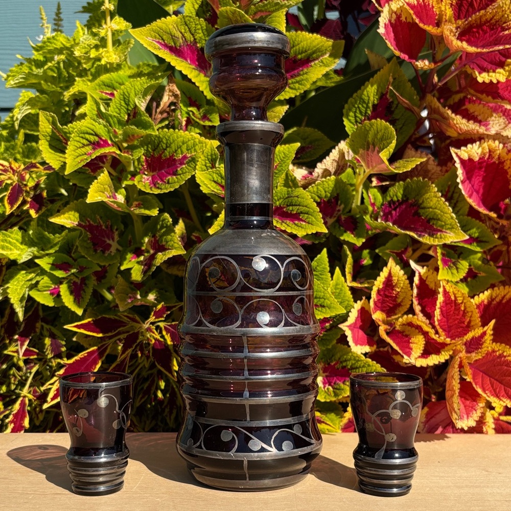 Vtg Venetian Glass Amethyst With Silver Deposit Decanter With 2 Cordial Glasses